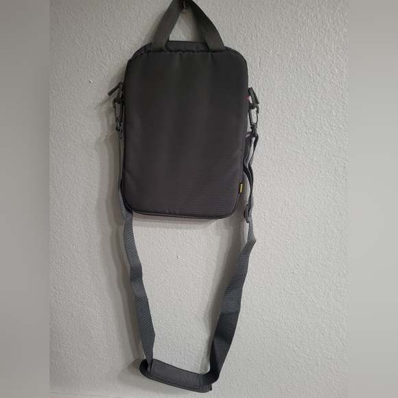 Case Logic mini laptop bag - Picture 4 of 12